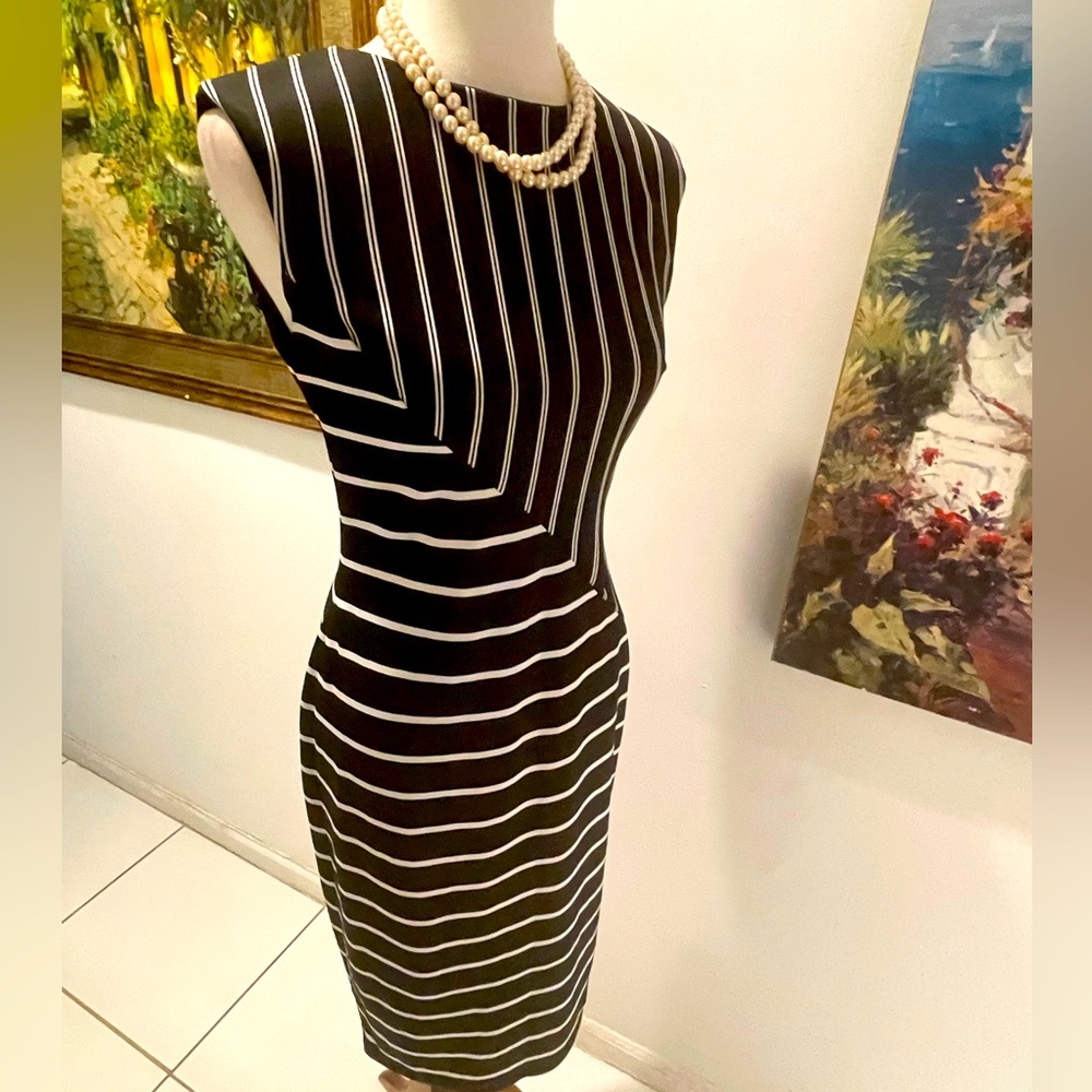 London Times Fitted Black / White Stripe Dress Size 4